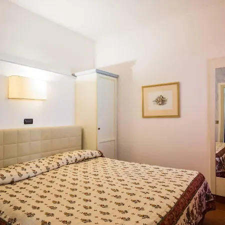 Apartment Locazione Turistica Il Pelagone.2 *